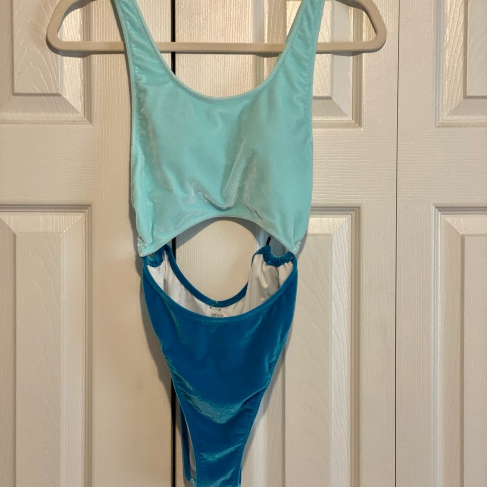 One piece swimsuit